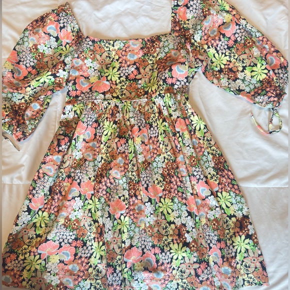 Forever 21 Dresses & Skirts - Forever 21 Floral Mini Dress - Multicolor